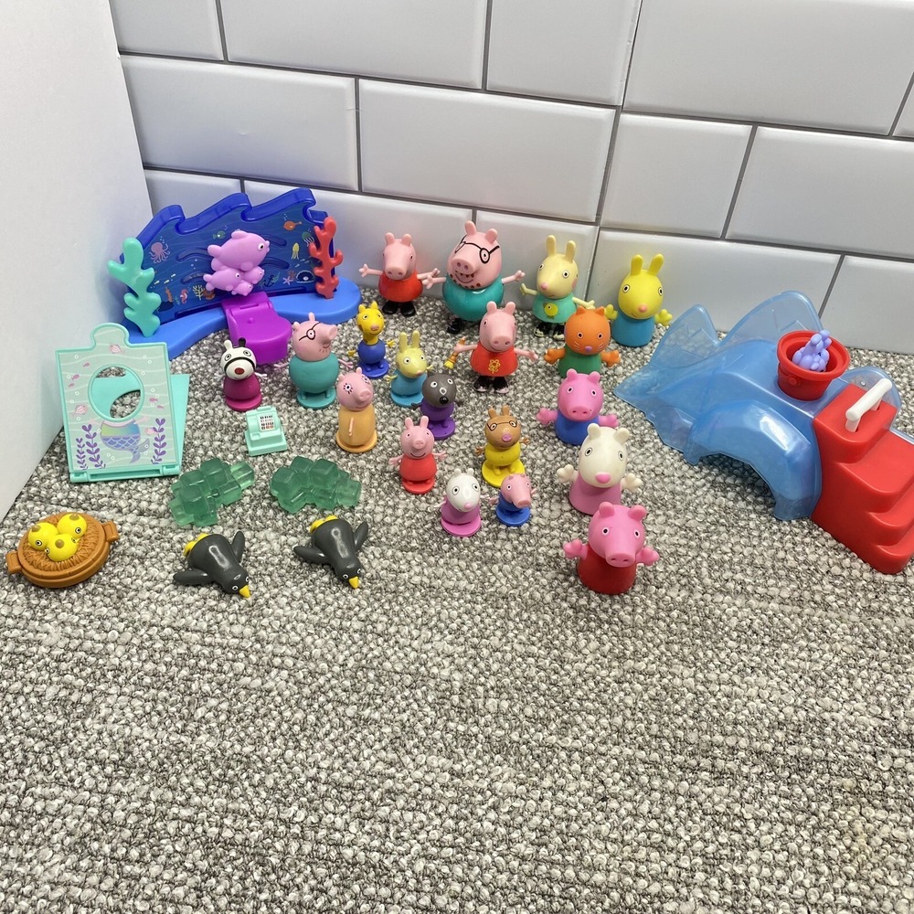Peppa Pig Huge Lot Of Figures Aquarium Adventure Pieces‎ And More Variety H11
